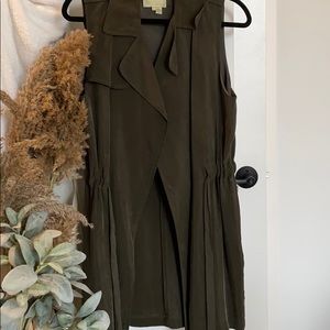 Sleeveless trench from antho